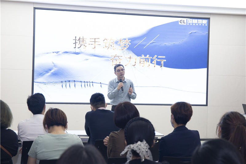 “万搏网页版-万搏（中国）
浓情仲夏再起航”4月销售总结暨5月培训会圆满成功