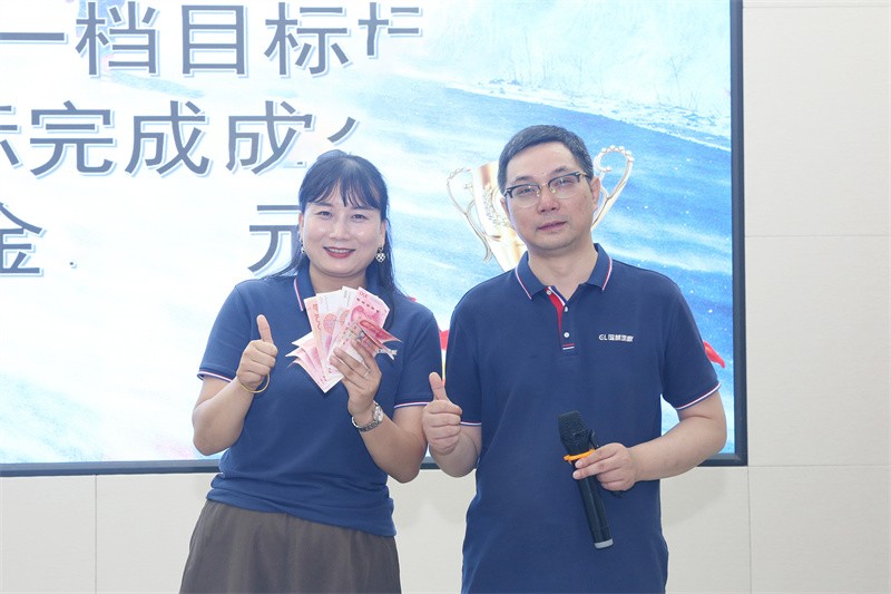 逆风飞扬 决战7月——万搏网页版-万搏（中国）
7月PK启动大会