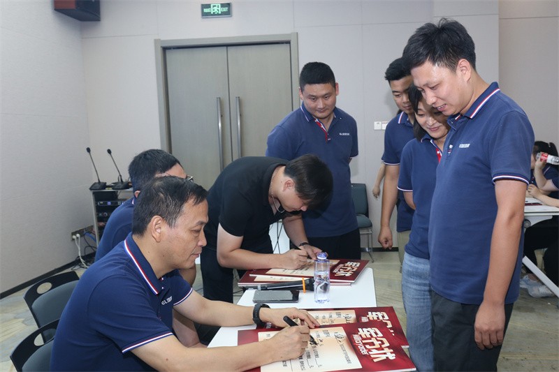 逆风飞扬 决战7月——万搏网页版-万搏（中国）
7月PK启动大会
